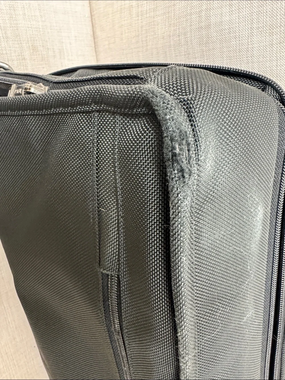 TUMI Alpha Black Ballistic expandable Laptop Business Briefcase 26041D4 EUC $595